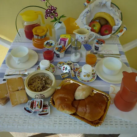 Dimora Di Bosco & Breakfast Hotel *