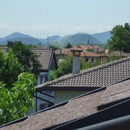 Dimora Di Bosco & Breakfast Hotel *